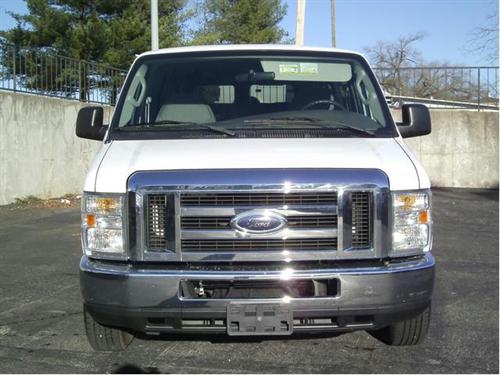Ford Econoline Wagon 2008 photo 1