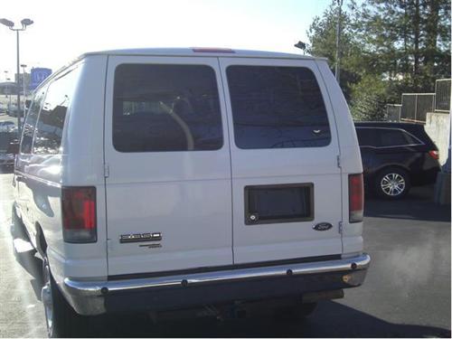 Ford Econoline Wagon 2008 photo 5