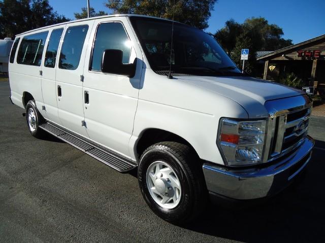 Ford Econoline Wagon 2008 photo 3
