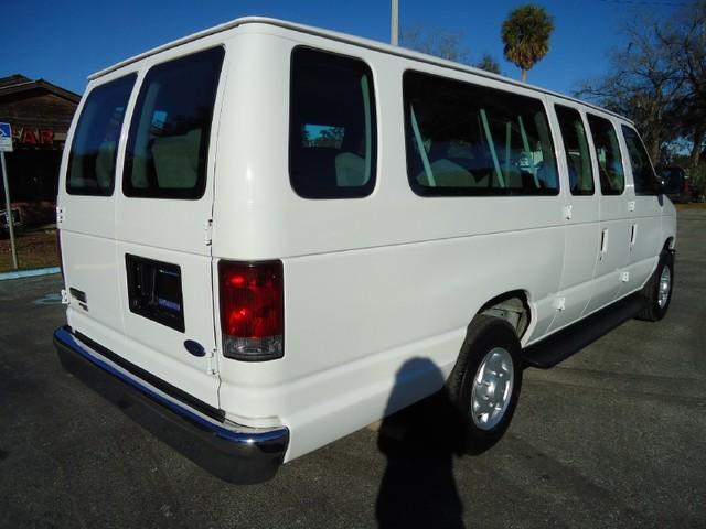 Ford Econoline Wagon 2008 photo 4