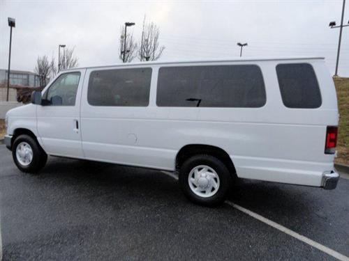 Ford Econoline Wagon 2008 photo 1