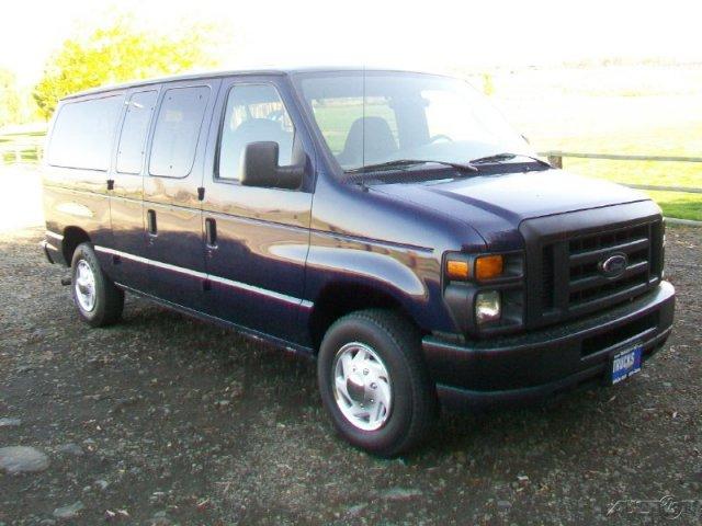 Ford Econoline Wagon Sport 4WD Passenger Van