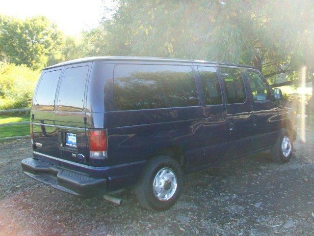 Ford Econoline Wagon 2008 photo 1