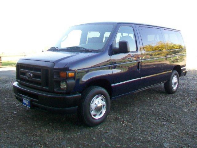 Ford Econoline Wagon 2008 photo 4