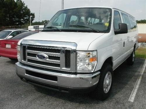 Ford Econoline Wagon 2008 photo 2