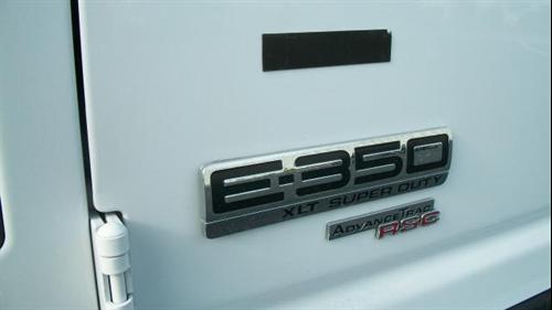Ford Econoline Wagon 2008 photo 3