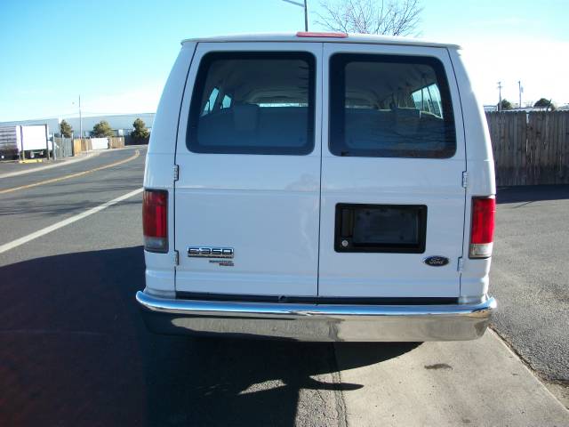 Ford Econoline Wagon 2008 photo 3