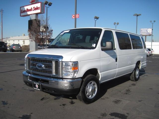 Ford Econoline Wagon 2008 photo 1