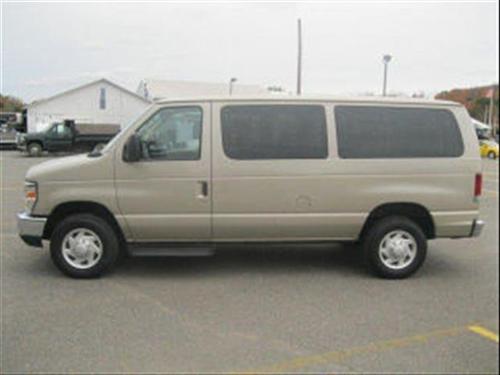 Ford Econoline Wagon 2008 photo 3