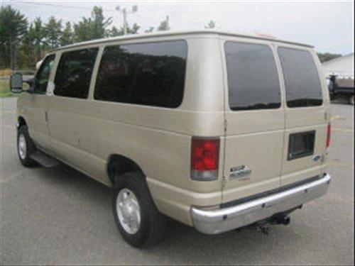 Ford Econoline Wagon 2008 photo 4