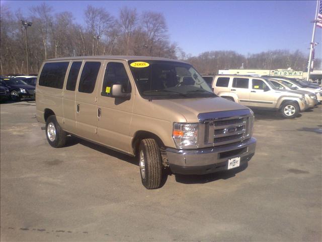 Ford Econoline Wagon 2008 photo 2