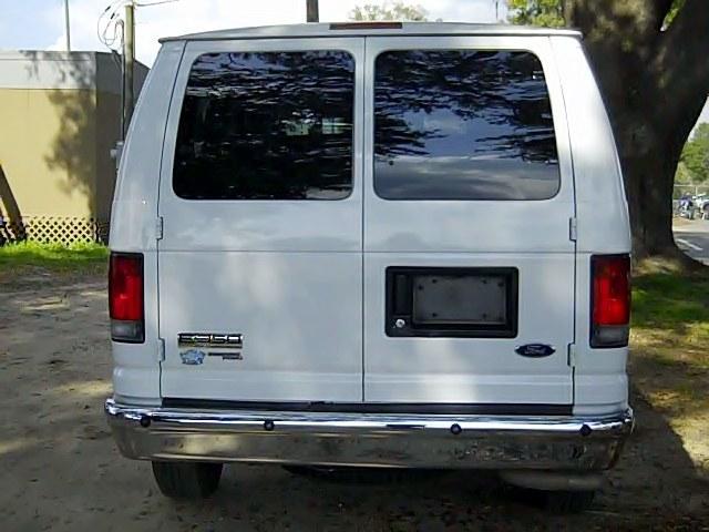 Ford Econoline Wagon 2008 photo 3