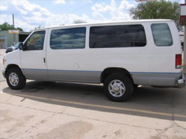 Ford Econoline Wagon CPE Passenger Van