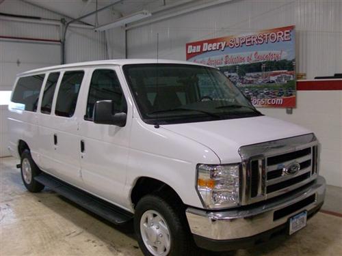 Ford Econoline Wagon 2008 photo 2