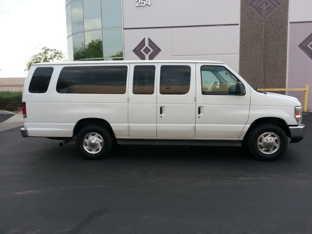 Ford Econoline Wagon 2008 photo 3