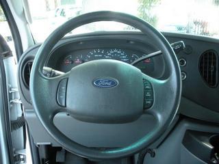 Ford Econoline Wagon 2008 photo 3