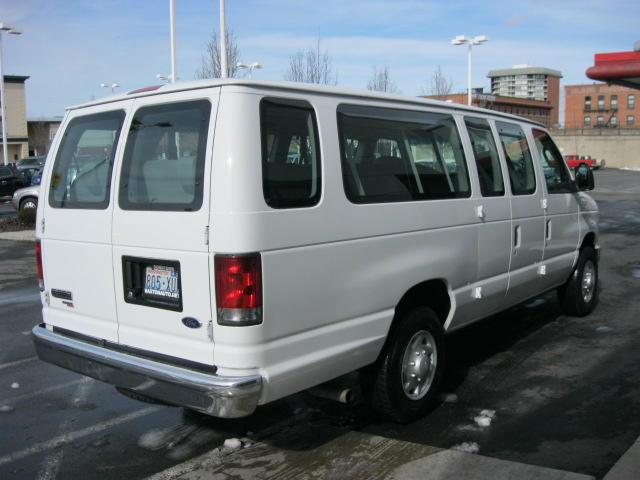 Ford Econoline Wagon 2008 photo 5