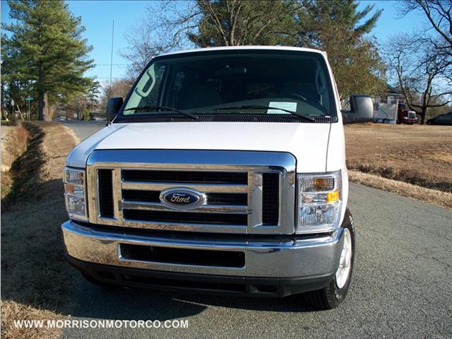 Ford Econoline Wagon 2008 photo 1