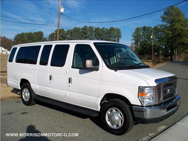 Ford Econoline Wagon 2008 photo 3