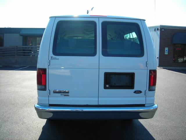 Ford Econoline Wagon 2008 photo 4
