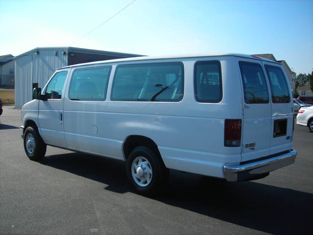 Ford Econoline Wagon 2008 photo 5