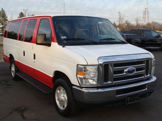 Ford Econoline Wagon 4WD CREW CAB 156lariat Passenger Van