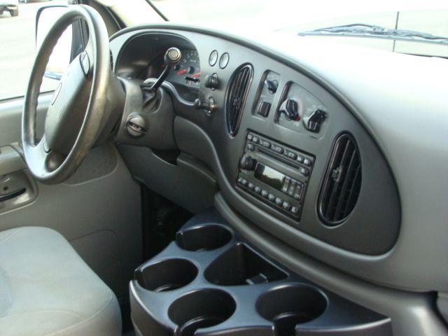 Ford Econoline Wagon 2008 photo 3