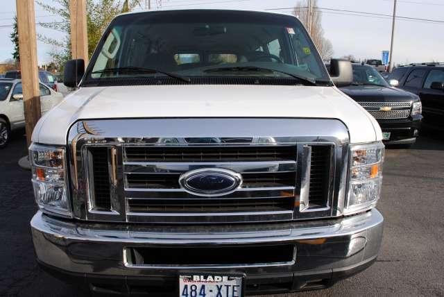 Ford Econoline Wagon 2008 photo 3