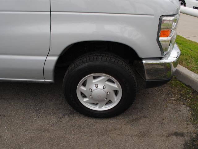 Ford Econoline Wagon 2008 photo 1