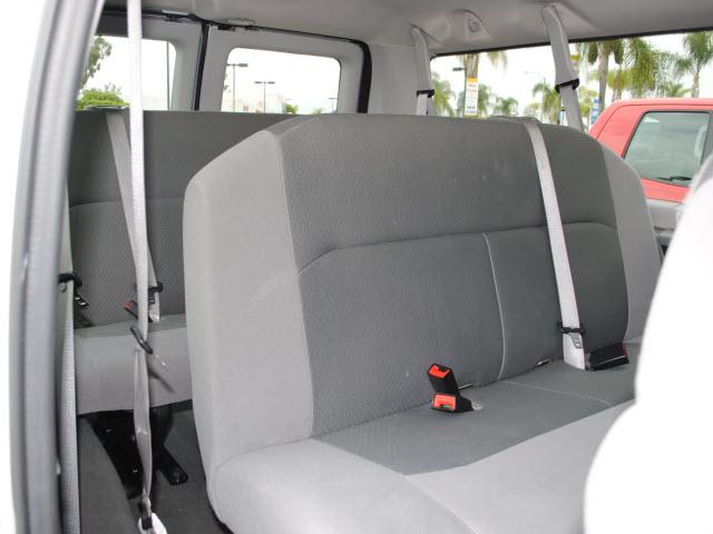 Ford Econoline Wagon 2008 photo 4