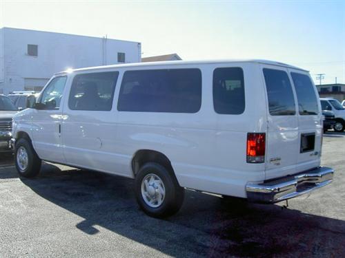 Ford Econoline Wagon 2008 photo 4