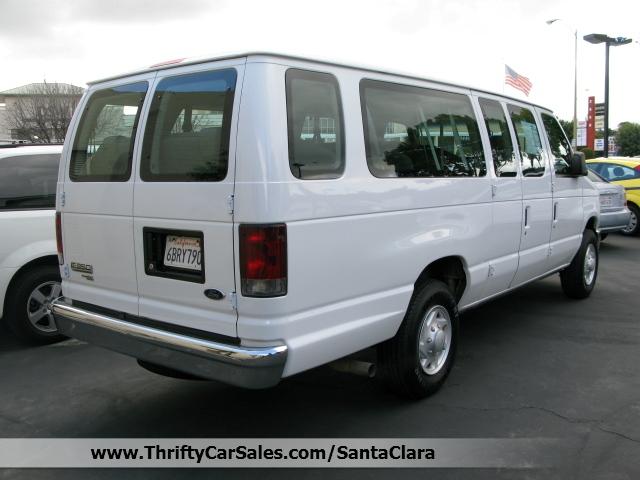 Ford Econoline Wagon 2008 photo 3