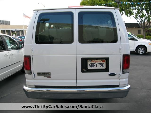 Ford Econoline Wagon 2008 photo 4