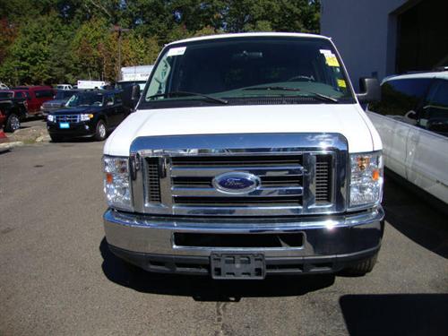 Ford Econoline Wagon 2008 photo 1