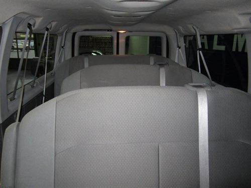 Ford Econoline Wagon 2008 photo 1