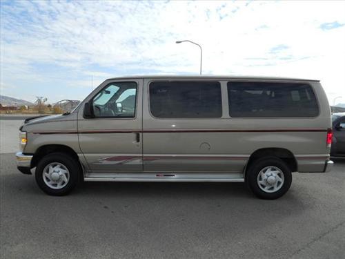 Ford Econoline Wagon 2008 photo 1