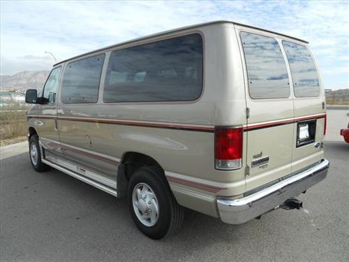 Ford Econoline Wagon 2008 photo 4