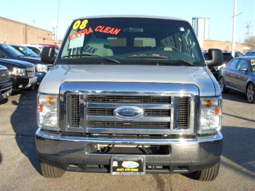 Ford Econoline Wagon 2008 photo 2