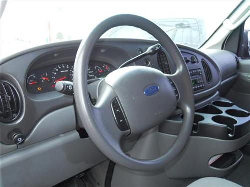 Ford Econoline Wagon 2008 photo 3