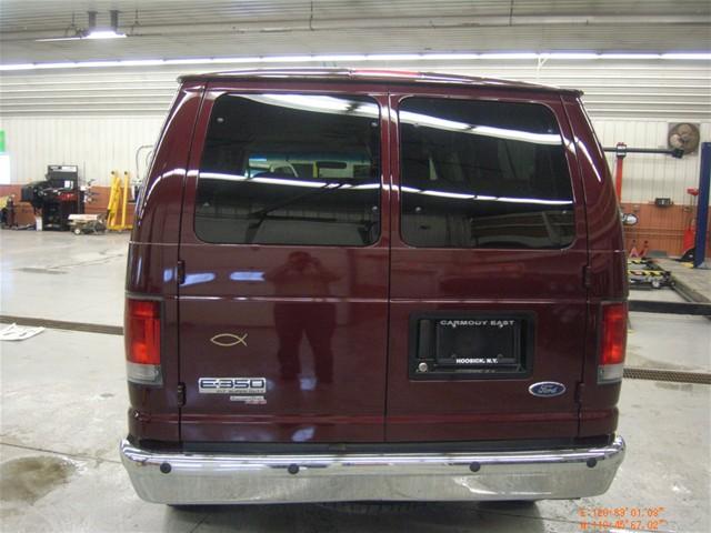 Ford Econoline Wagon 2008 photo 3