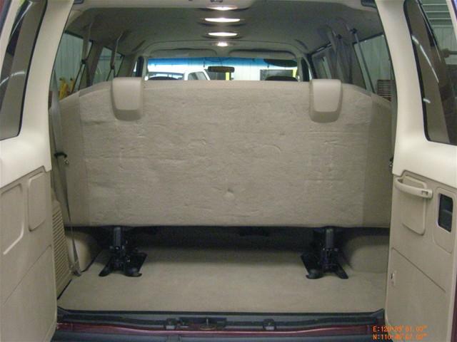 Ford Econoline Wagon 2008 photo 4