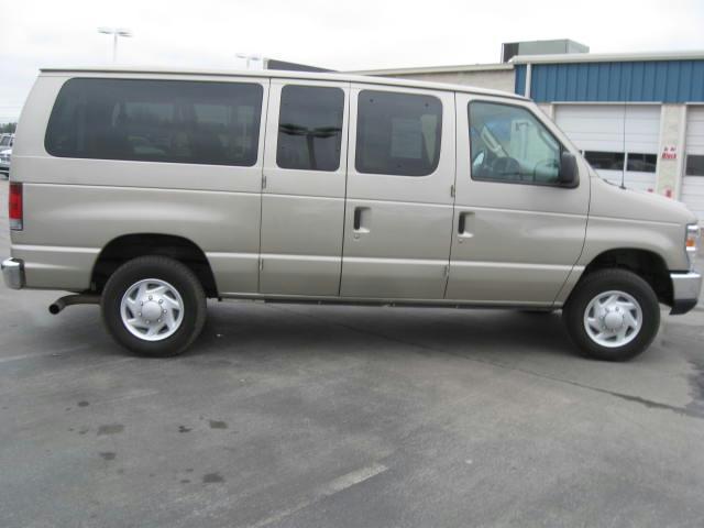 Ford Econoline Wagon 2008 photo 5