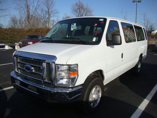 Ford Econoline Wagon Base Passenger Van