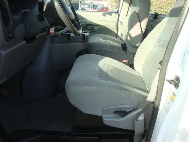 Ford Econoline Wagon 2008 photo 5