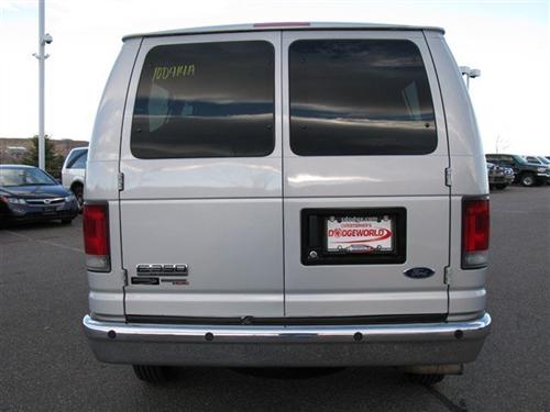 Ford Econoline Wagon 2008 photo 1