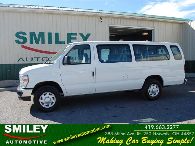 Ford Econoline Wagon 2008 photo 3