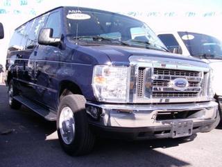 Ford Econoline Wagon 2008 photo 2