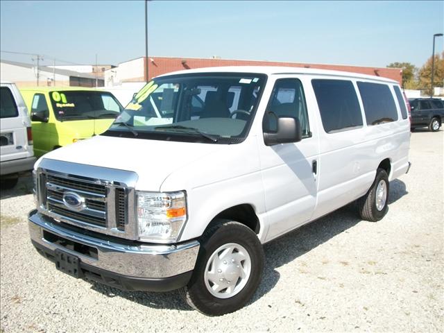 Ford Econoline Wagon 2008 photo 1