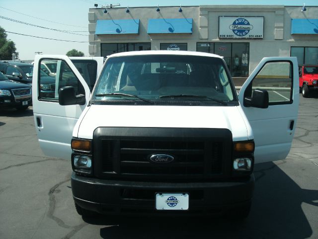 Ford Econoline Wagon 2dr Cpe V6 Manual GT Passenger Van