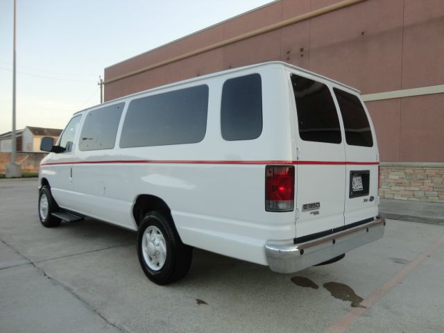 Ford Econoline Wagon 2dr Cpe V6 Manual GT Passenger Van